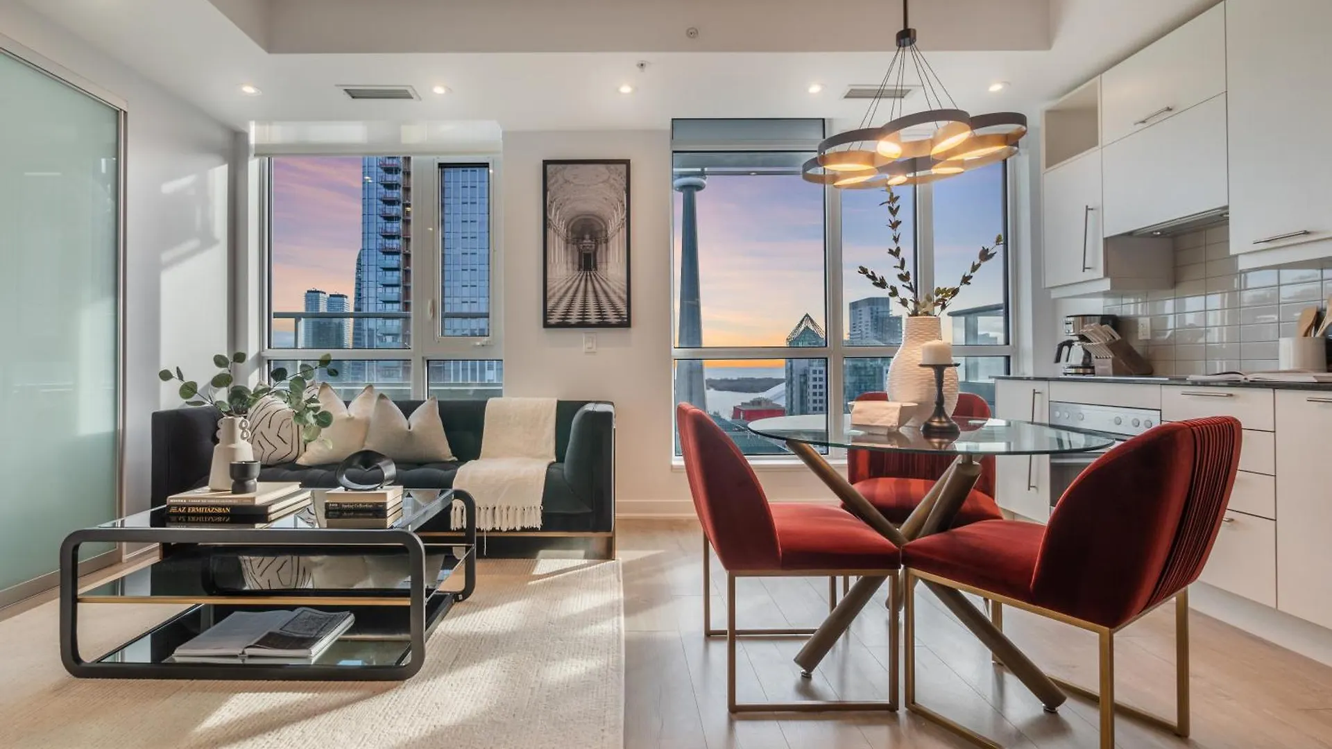 Parc Suites - Entertainment District Toronto Apartment