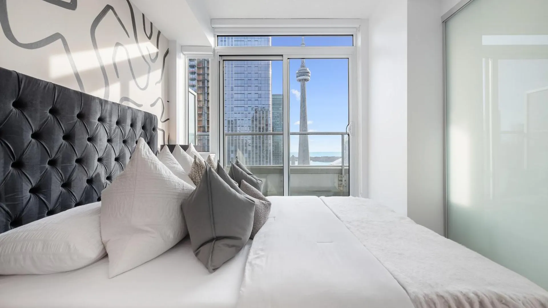 Parc Suites - Entertainment District Toronto