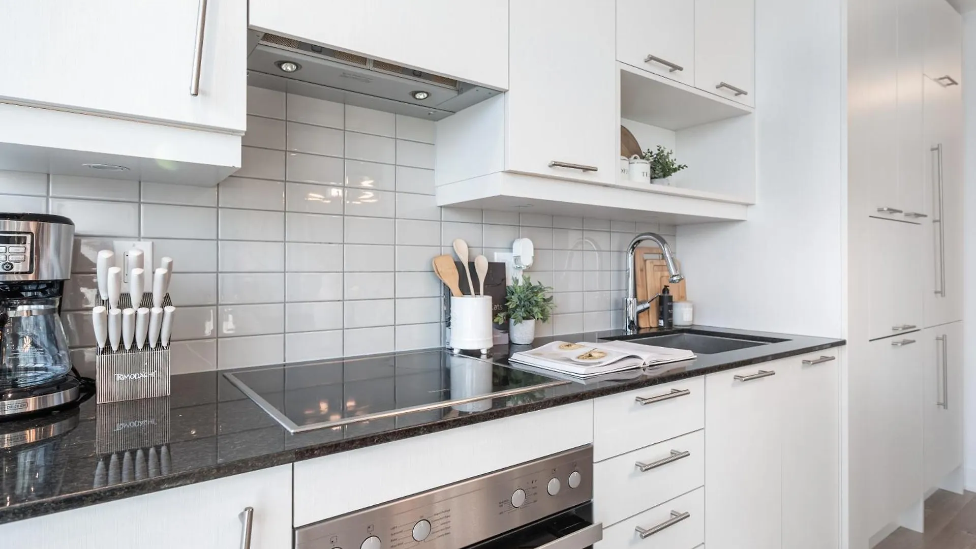 Parc Suites - Entertainment District Toronto Apartment