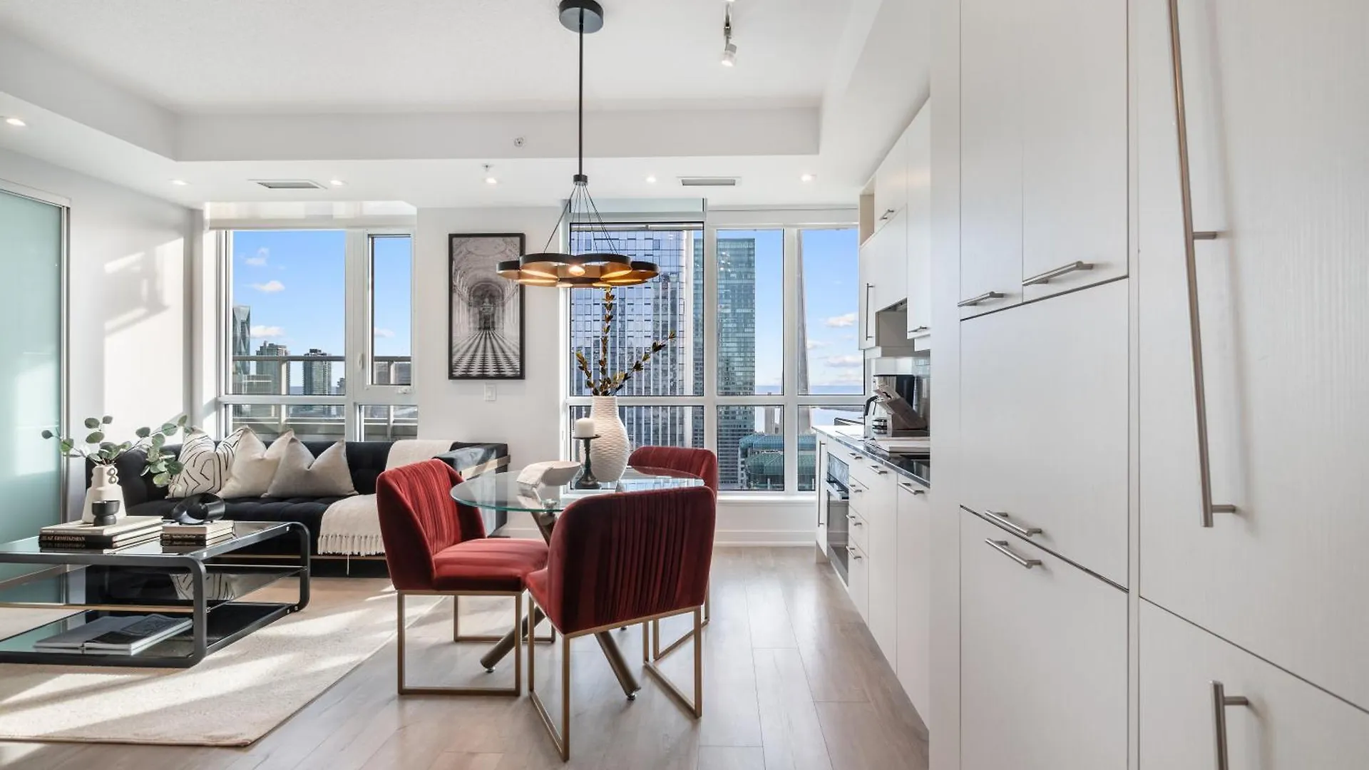 Parc Suites - Entertainment District Toronto Apartment