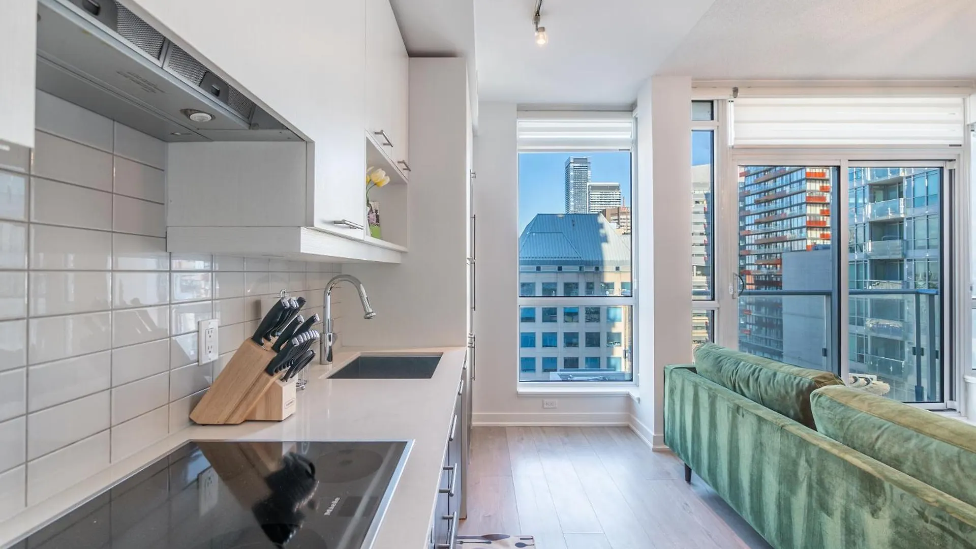 Parc Suites - Entertainment District Toronto Apartment