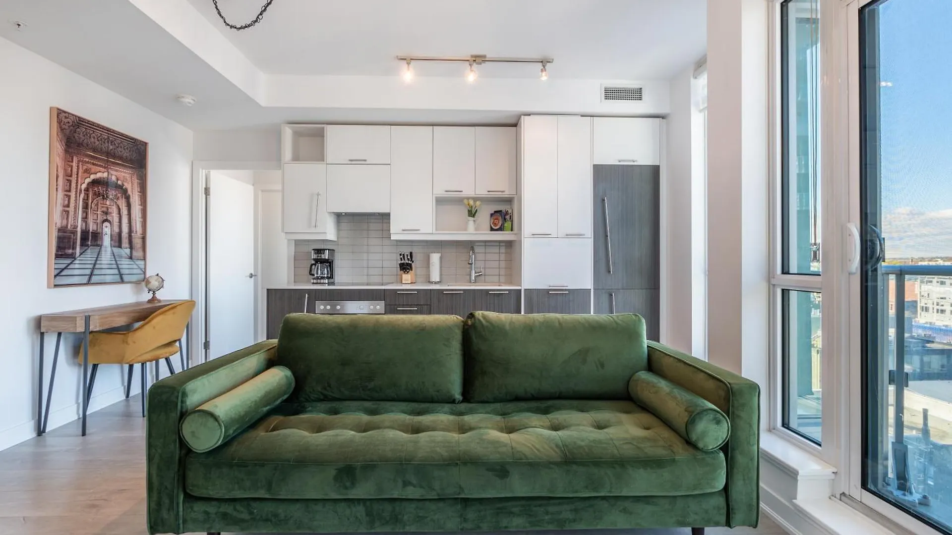 Parc Suites - Entertainment District Toronto Apartment
